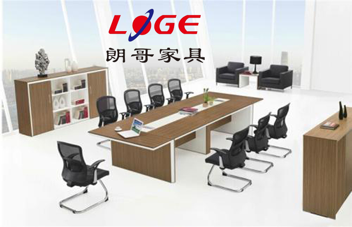 會(huì)議桌。